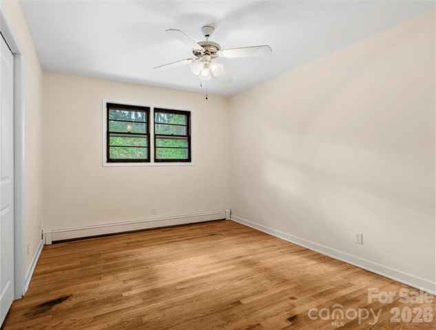 309 Presnell Street, Burnsville, NC 28714