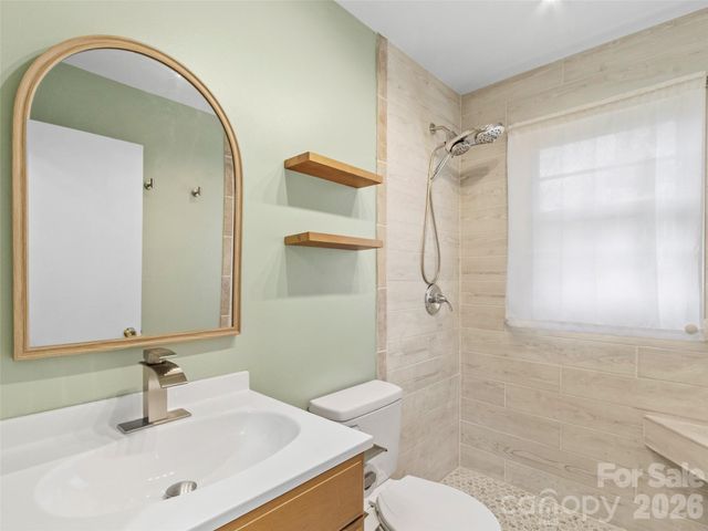 309 Presnell Street, Burnsville, NC 28714