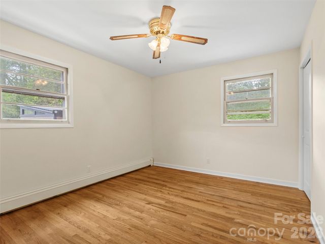 309 Presnell Street, Burnsville, NC 28714