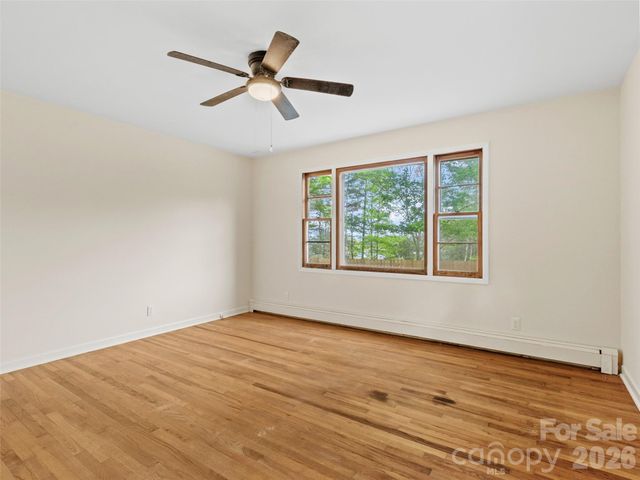 309 Presnell Street, Burnsville, NC 28714
