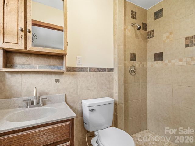 309 Presnell Street, Burnsville, NC 28714