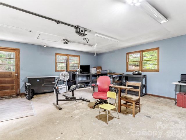 309 Presnell Street, Burnsville, NC 28714