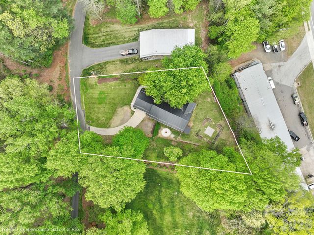 309 Presnell Street, Burnsville, NC 28714