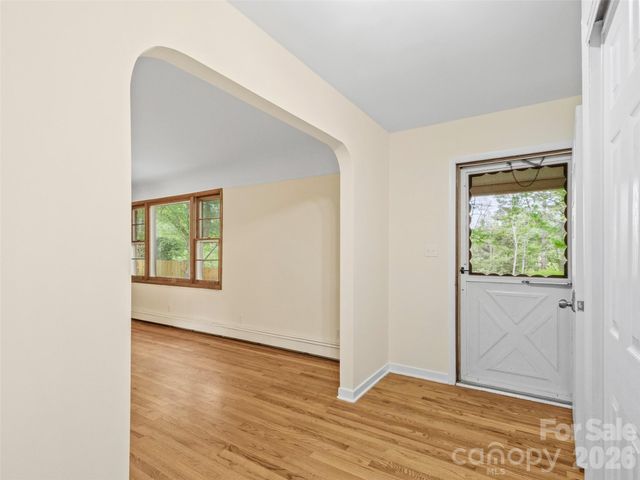 309 Presnell Street, Burnsville, NC 28714