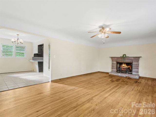 309 Presnell Street, Burnsville, NC 28714