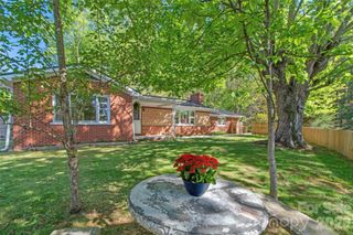 309 Presnell Street, Burnsville, NC 28714