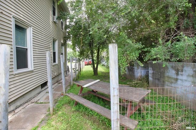 428 7TH Street, Moline, IL 61265