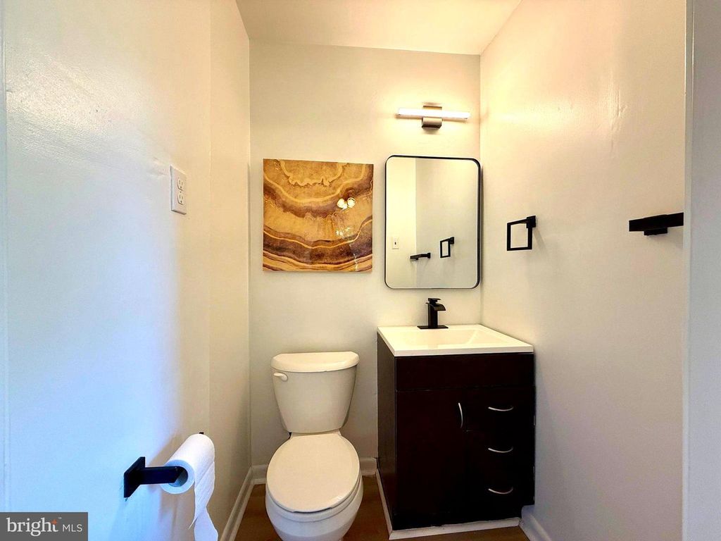 Image 18 of property listing at 4805 TAMWORTH CT, Temple Hills, MD 20748