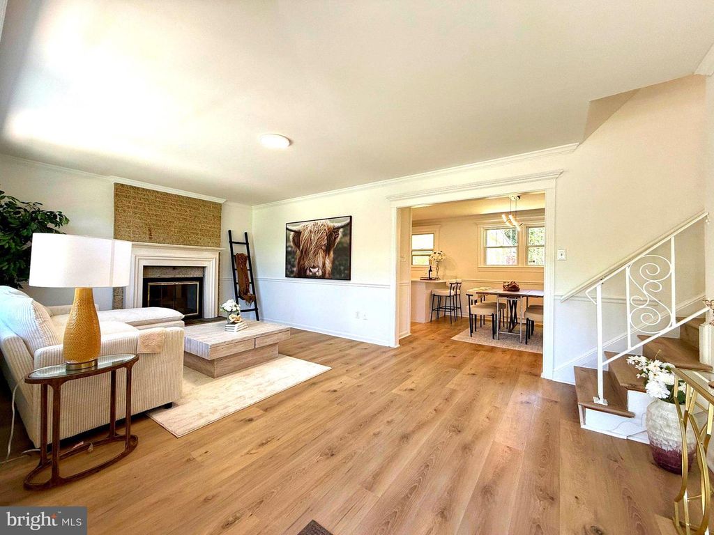 Image 3 of property listing at 4805 TAMWORTH CT, Temple Hills, MD 20748