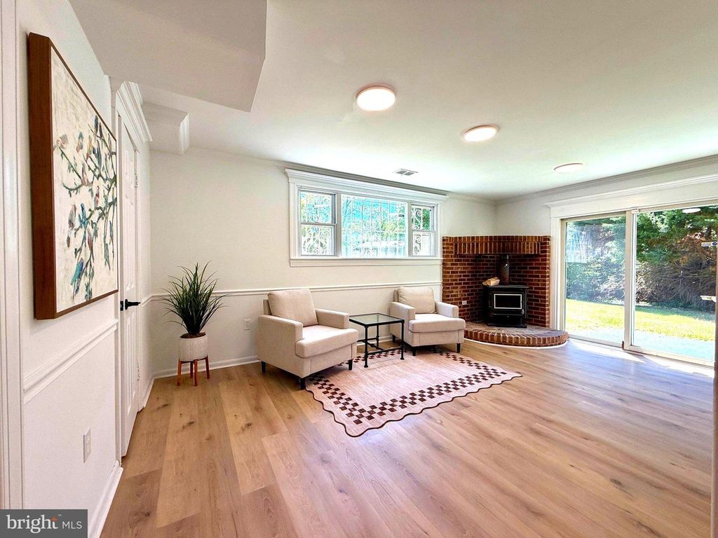 Image 23 of property listing at 4805 TAMWORTH CT, Temple Hills, MD 20748