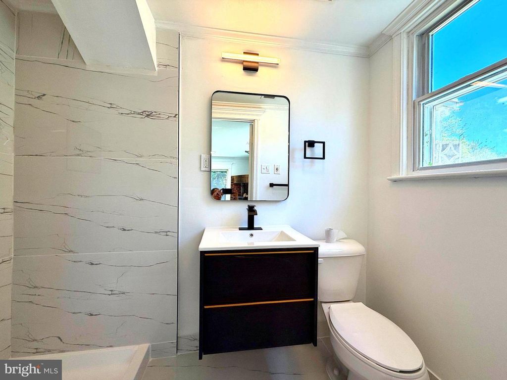 Image 25 of property listing at 4805 TAMWORTH CT, Temple Hills, MD 20748