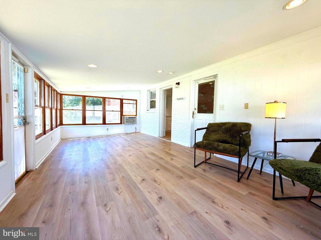 Image 33 of property listing at 4805 TAMWORTH CT, Temple Hills, MD 20748