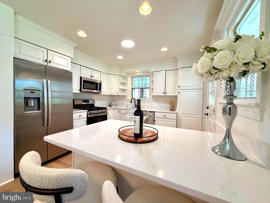 Image 8 of property listing at 4805 TAMWORTH CT, Temple Hills, MD 20748