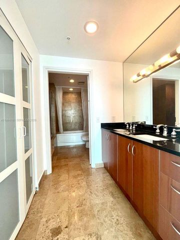 300 S Biscayne Blvd T-2012, Miami, FL 33131