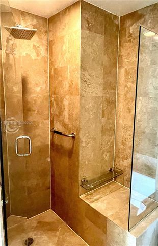 300 S Biscayne Blvd T-2012, Miami, FL 33131