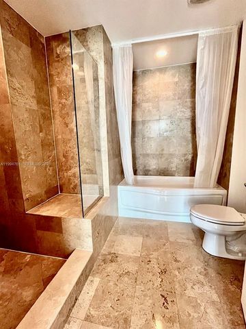 300 S Biscayne Blvd T-2012, Miami, FL 33131