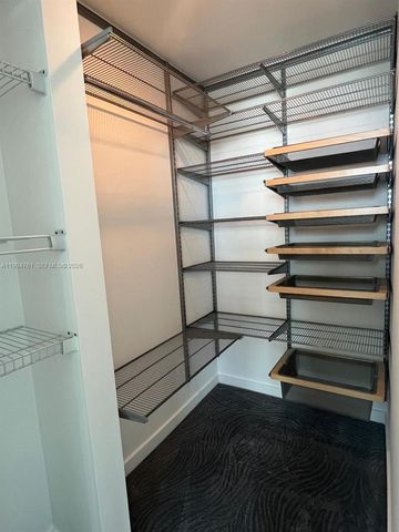 300 S Biscayne Blvd T-2012, Miami, FL 33131