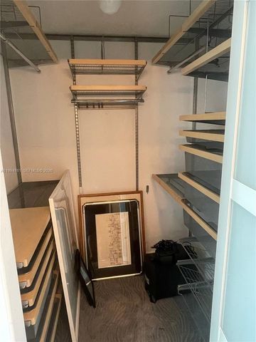 300 S Biscayne Blvd T-2012, Miami, FL 33131