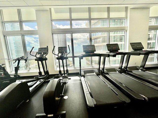 300 S Biscayne Blvd T-2012, Miami, FL 33131