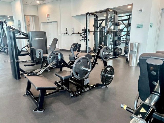 300 S Biscayne Blvd T-2012, Miami, FL 33131