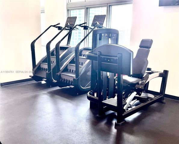 300 S Biscayne Blvd T-2012, Miami, FL 33131