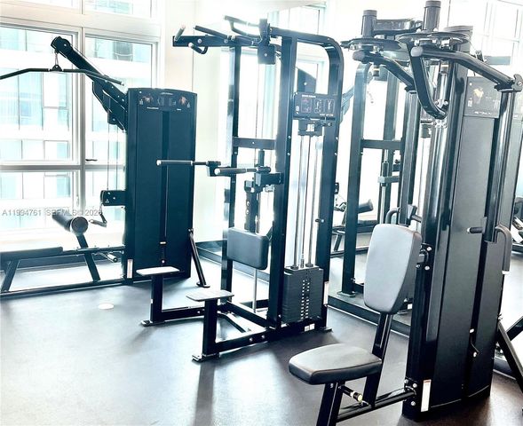 300 S Biscayne Blvd T-2012, Miami, FL 33131