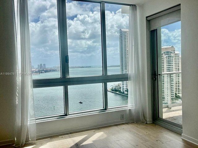 300 S Biscayne Blvd T-2012, Miami, FL 33131