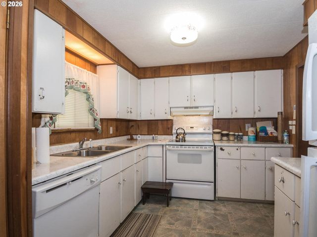 21016 Se STARK St 71, Gresham, OR 97030