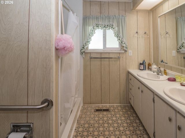 21016 Se STARK St 71, Gresham, OR 97030