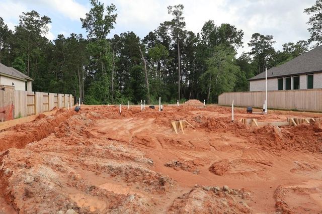 526 Sand Trail Way, Conroe, TX 77304