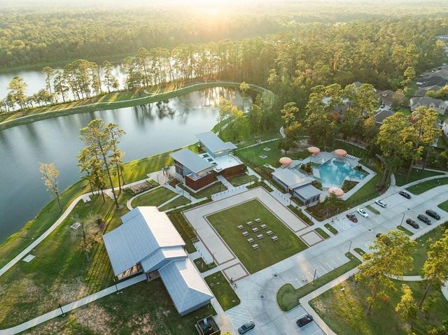 526 Sand Trail Way, Conroe, TX 77304