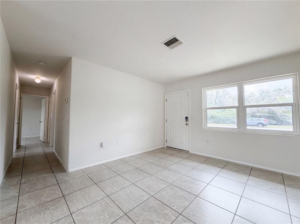 Image 12 of property listing at 737 GULF COAST BOULEVARD, Venice, FL 34285