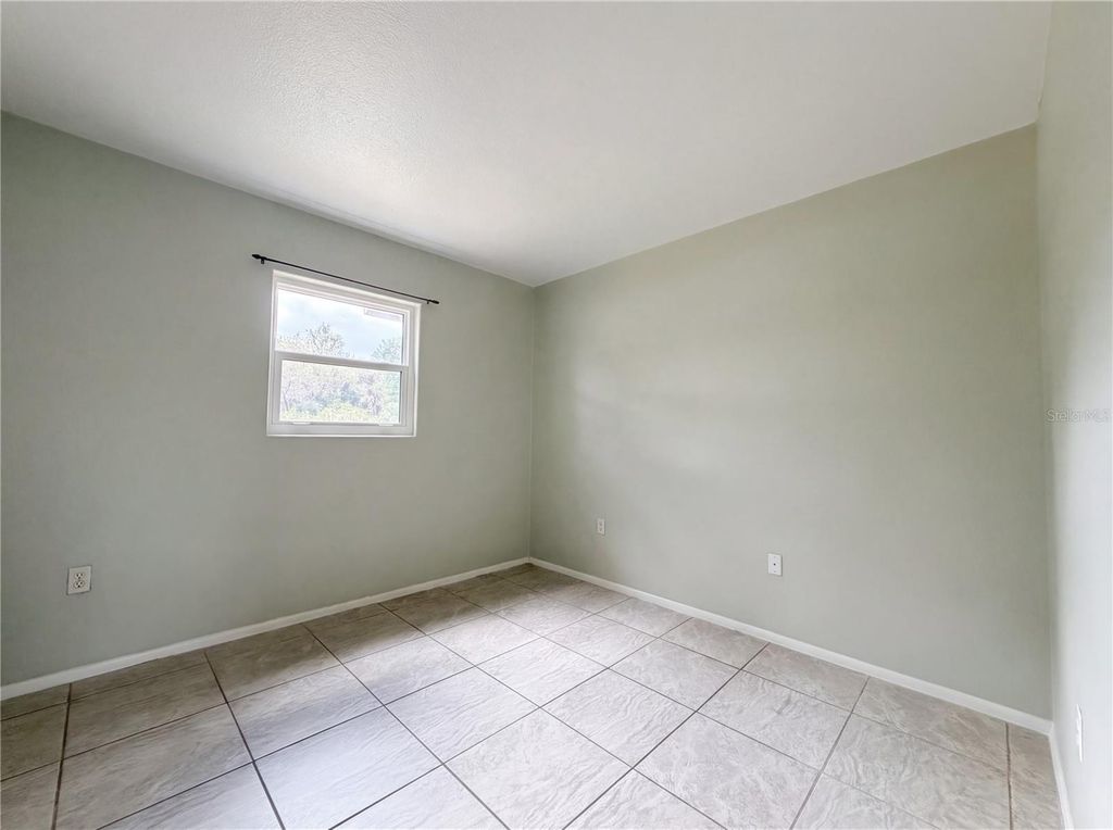 Image 16 of property listing at 737 GULF COAST BOULEVARD, Venice, FL 34285