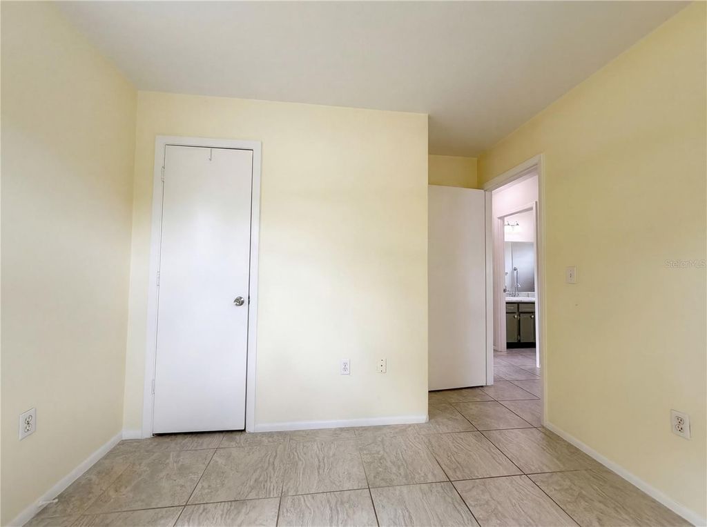 Image 19 of property listing at 737 GULF COAST BOULEVARD, Venice, FL 34285