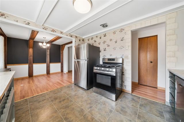 428 Crestview Dr, Plum Boro, PA 15239