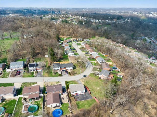 428 Crestview Dr, Plum Boro, PA 15239