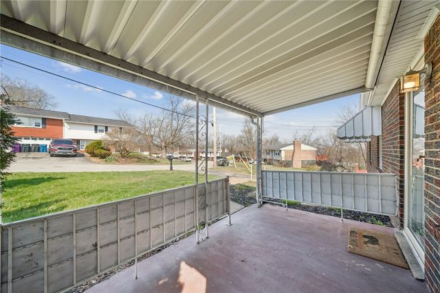 428 Crestview Dr, Plum Boro, PA 15239