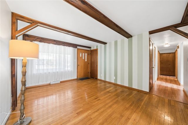 428 Crestview Dr, Plum Boro, PA 15239