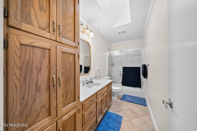 16 Trafalgar Lane, Crossville, TN 38558