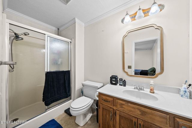16 Trafalgar Lane, Crossville, TN 38558