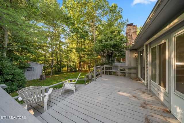 16 Trafalgar Lane, Crossville, TN 38558