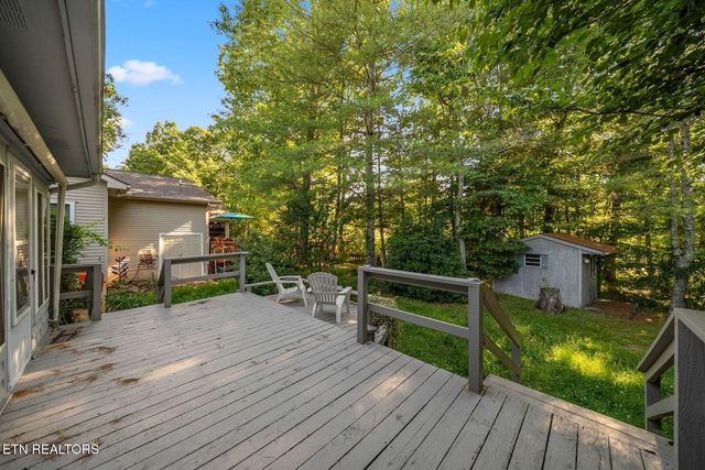 16 Trafalgar Lane, Crossville, TN 38558
