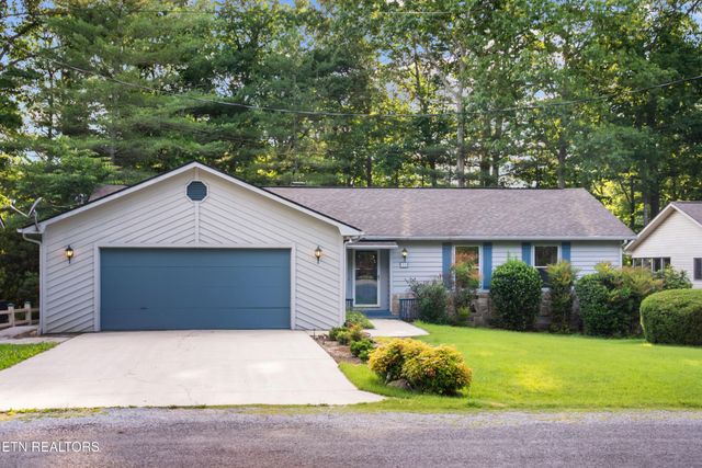 16 Trafalgar Lane, Crossville, TN 38558