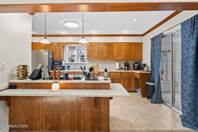 16 Trafalgar Lane, Crossville, TN 38558