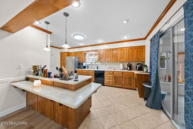 16 Trafalgar Lane, Crossville, TN 38558
