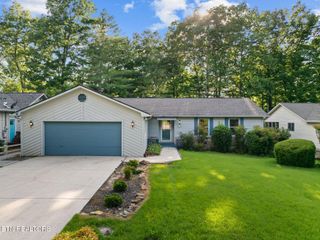 16 Trafalgar Lane, Crossville, TN 38558