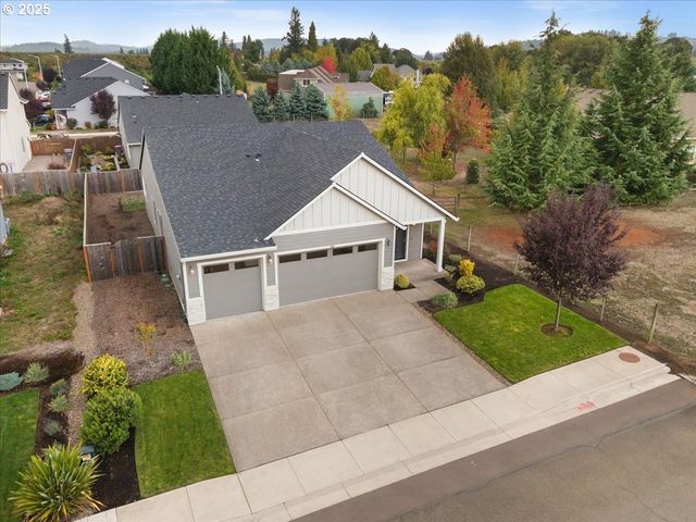 730 E CAMELLIA St, Yamhill, OR 97148