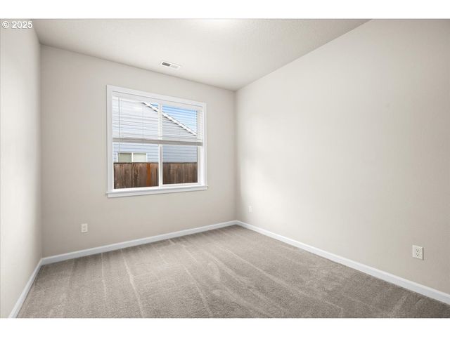 730 E CAMELLIA St, Yamhill, OR 97148