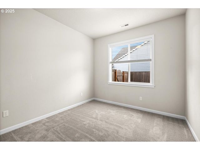 730 E CAMELLIA St, Yamhill, OR 97148