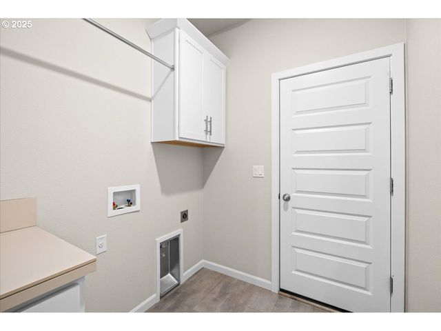 730 E CAMELLIA St, Yamhill, OR 97148